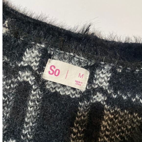 Women's V Neck Cropped Black Plaid Fuzzy Cardigan Sweater Sz Med Preppy Academic - Picture 7 of 10